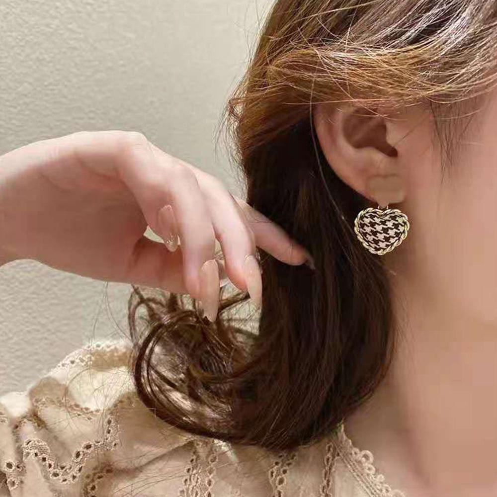 Khuyên Tai VANES1 Trái Tim Vải Gai Phong Cách Hàn Quốc Ngọt Ngào Cho Nữ