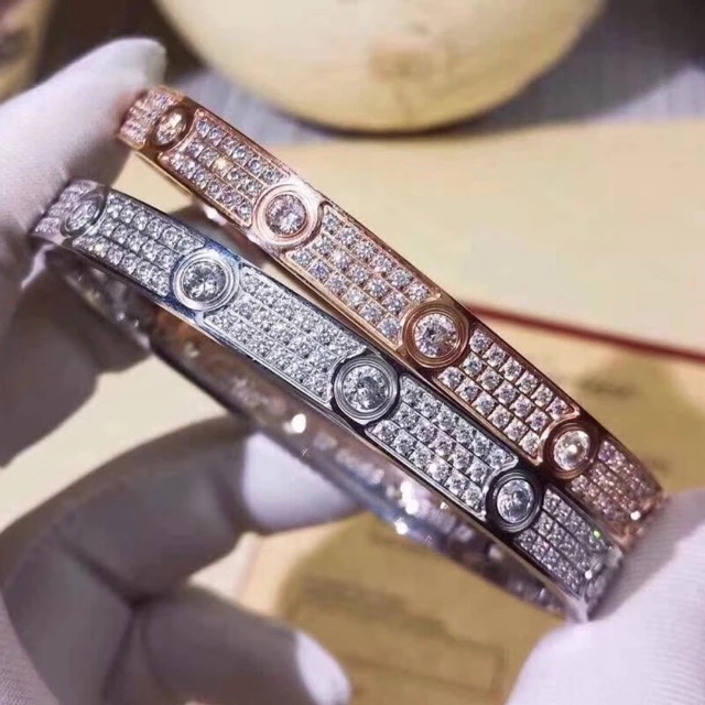 Vòng titan catier full xoàn full box cao cấp