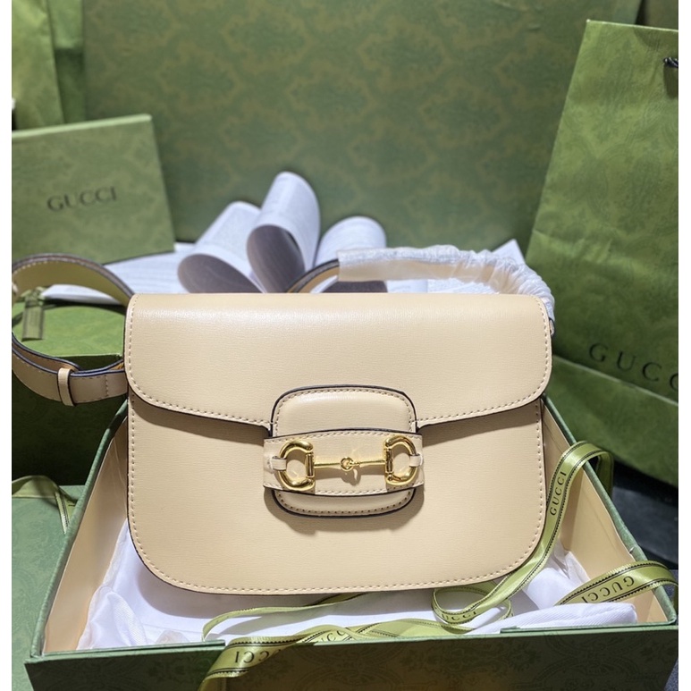 Em túi lv size25cm 3 mầu cực xinh đeo đc 2 mặt lun ạ
