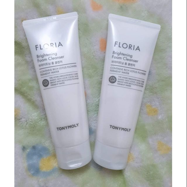 Sữa rửa mặt trắng da Flor