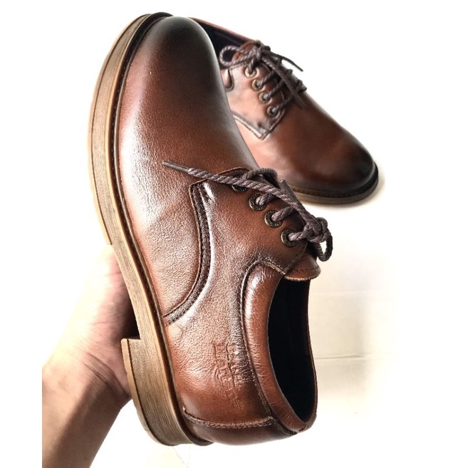 Giày Dr nam da bò thật nguyên tấm..đế cao su dẻo..mang êm chân..mã D02..màu vàng bò..bảo hành 2 năm