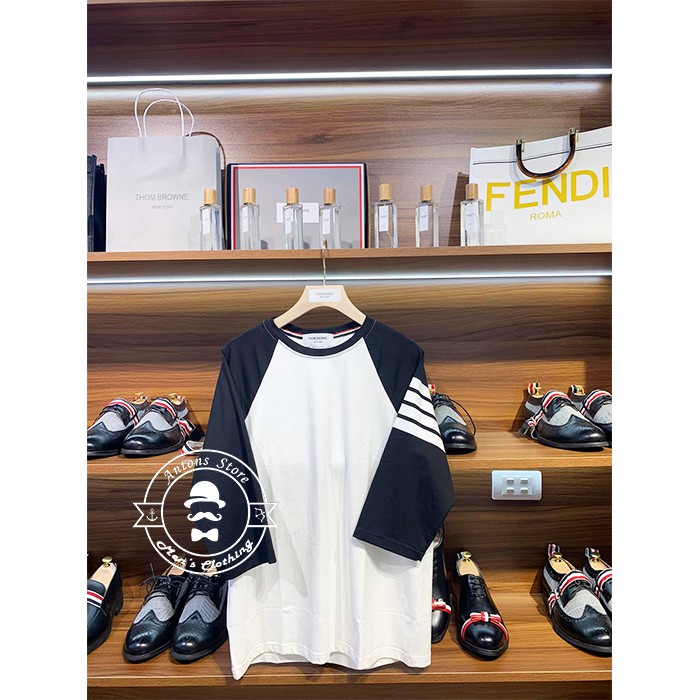 Áo Thun Thom Browne Tay Lửng 4 Vạch