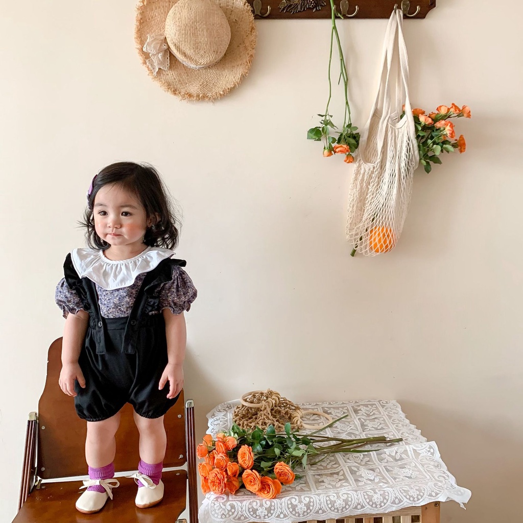 Áo hoa tay ngắn + quần sooc yếm đen cho bé gái sơ sinh phong cách Hàn quốc