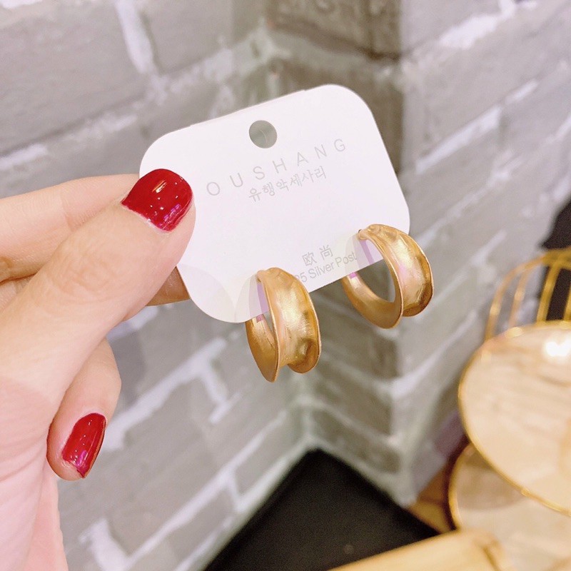 Bông Tai Khoen Tròn Vàng Cá Tính So Hot