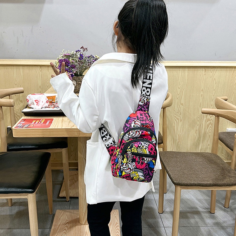 Túi Đeo Chéo In Họa Tiết graffiti Cá Tính Cho Bé