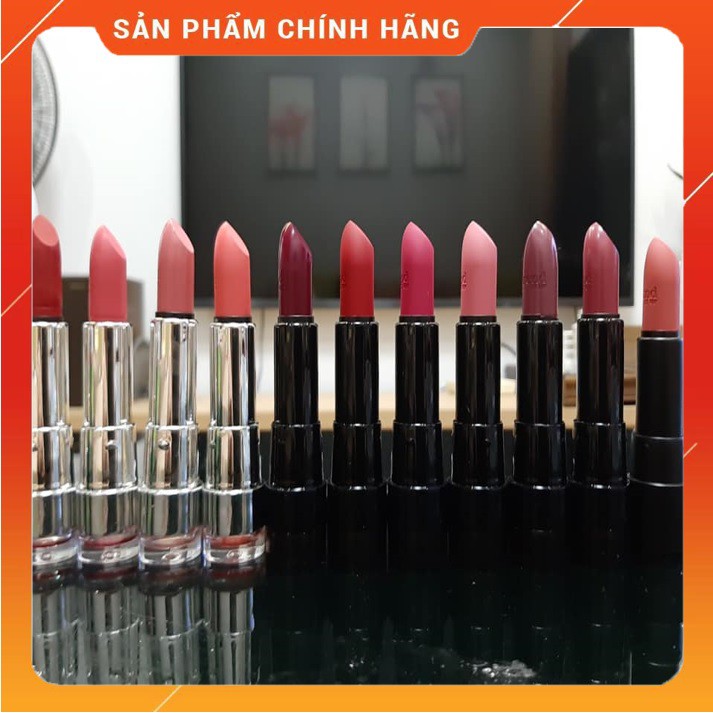 Son Tren It Up Đức lên màu đẹp lâu trôi, không hề bị khô môi.