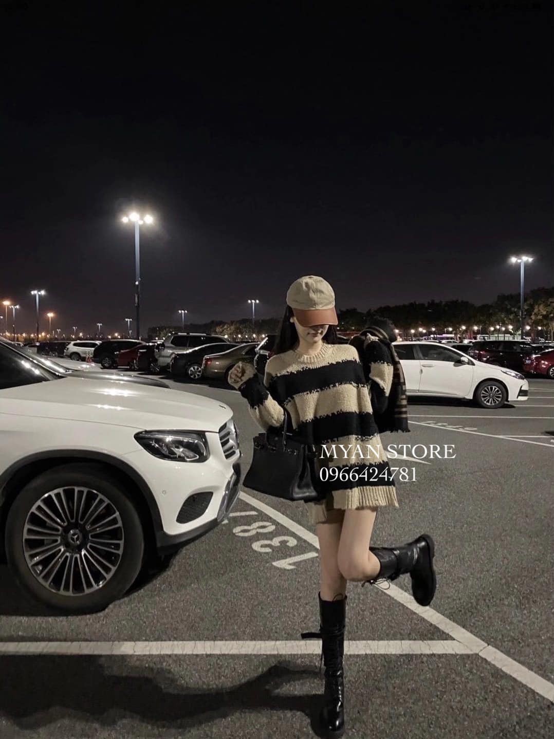 Áo len kẻ ngang đan tay rách gấu A122061