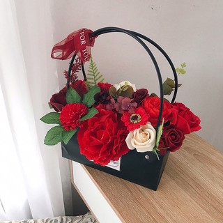 Giỏ hoa sáp mix lụa tặng quà 8/3