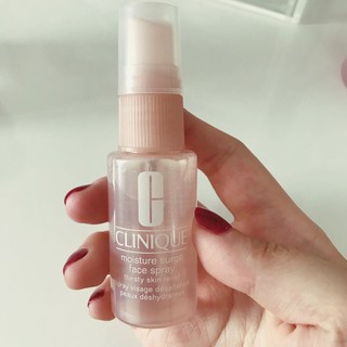 Xịt Khoáng Dưỡng Ẩm Clinique Moisture Surge Face Spray 30ml
