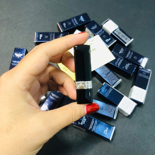 Son đỏ Rouge Matte 999
