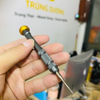 Tua vít 3 cạnh tháo iphone xịn chuẩn !!