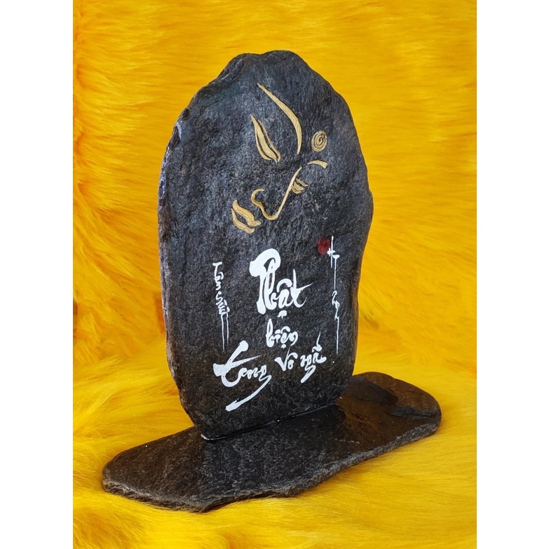 Thư pháp chữ Phật viết trên đá . Kích thước: 26x10x26cm