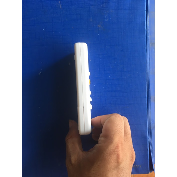 Điều khiển điều hòa Reetech JH JT-03 nút On Off hình bán nguyệt màu cam