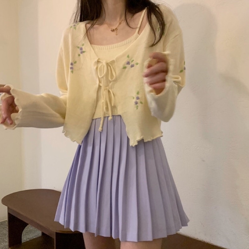 Set áo cardigan và áo 2 dây màu vàng nhạt