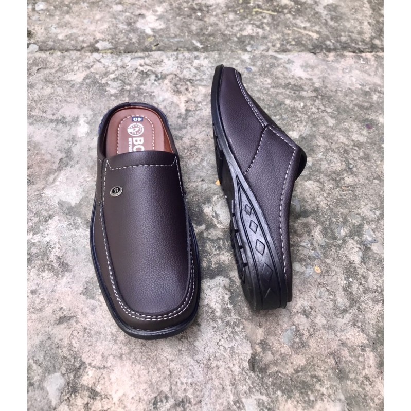 Dép bít mũi nam da mềm..mang êm chân..mã SP19..màu nâu..mẫu hót nhất hiện na