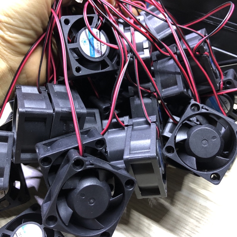 Quạt Tản Nhiệt 12V/0.2A Kích Thước 4x4x2cm