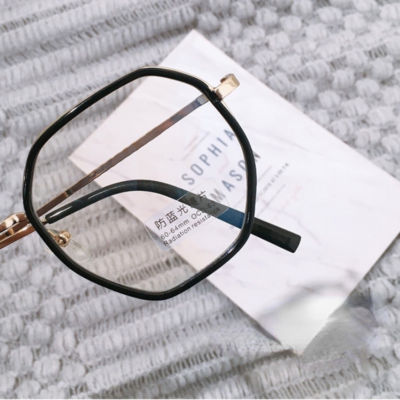 Mắt kính gọng kim loại chốn ánh sáng xanh cá tính