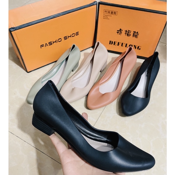 giày nữ mũi nhọn cao gót chất liệu nhựa thái dẻo cao cấp( không chọn màu )