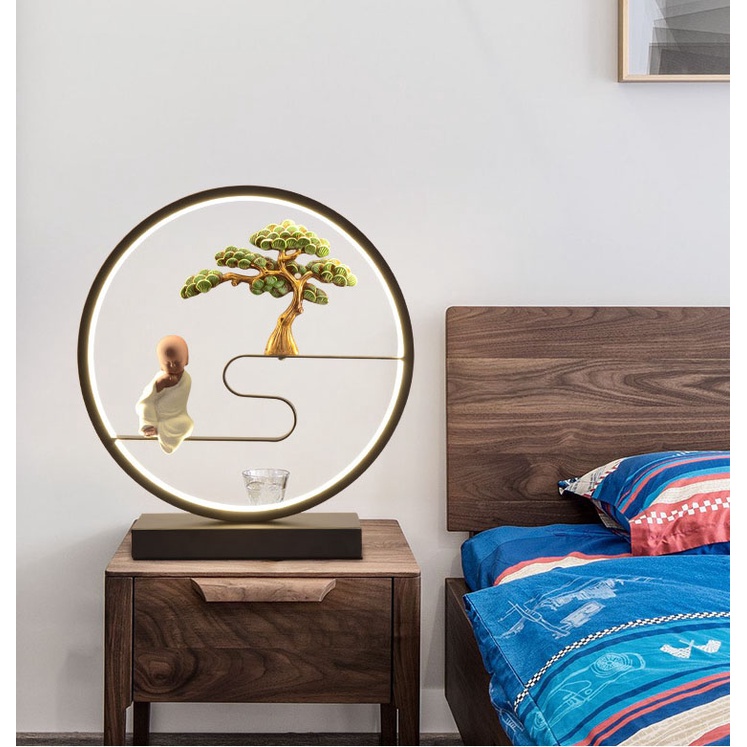 Đèn phong thủy, đèn để bàn trang trí - chú tiểu