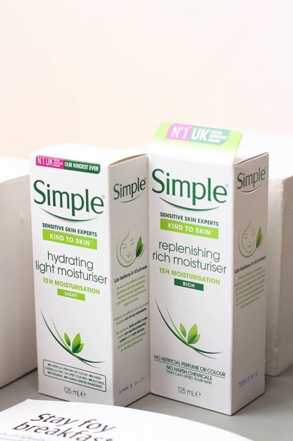 SỮA DƯỠNG ẨM SIMPLE KIND TO SKIN LIGHT MOISTURISER