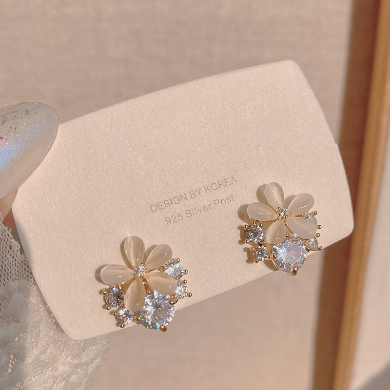 Khuyên Tai Hình Hoa Đính Đá Opal Phong Cách Thời Trang 2022 Dành Cho Nữ