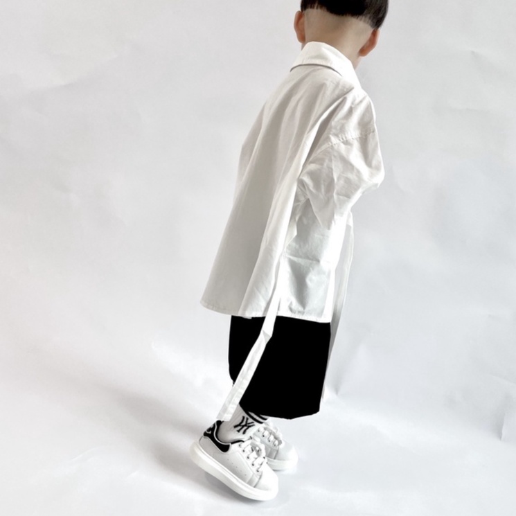 ÁO SƠ MI BÉ TRAI , ÁO SƠ MI TRẺ EM MÀU TRẮNG VÀ ĐEN KIỂU HÀN QUỐC CỰC ĐẸP LÊN PHOM CHUẨN