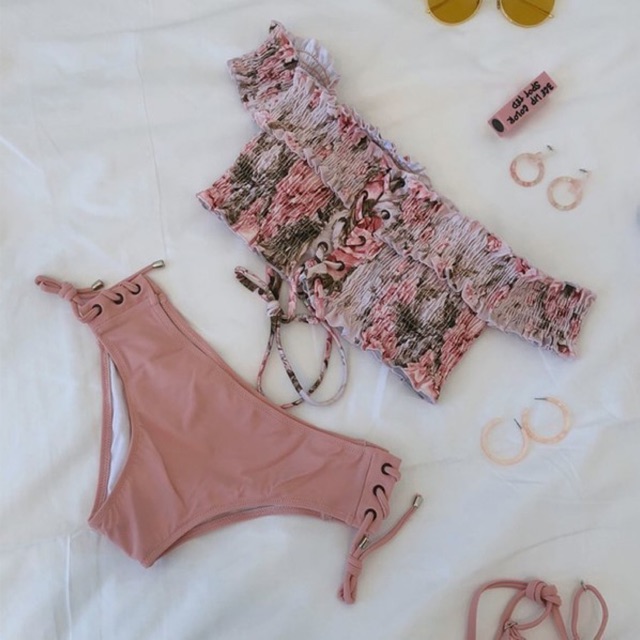 [BKN292] &lt;HÀN&gt; SET BIKINI HỒNG TRỄ VAI KIỂU HÀN
