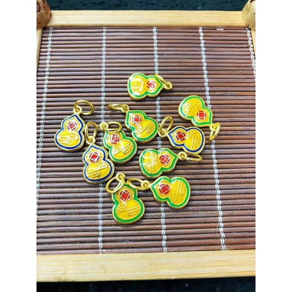 Charm hồ lô vàng mix vòng tay lâu phai