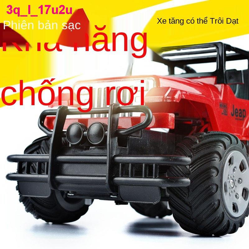 xe điều khiển từ xa[Mua 1 tặng 1] Ô tô địa hình điều khiển từ xa sạc trẻ em quà đồ chơi đua chân to