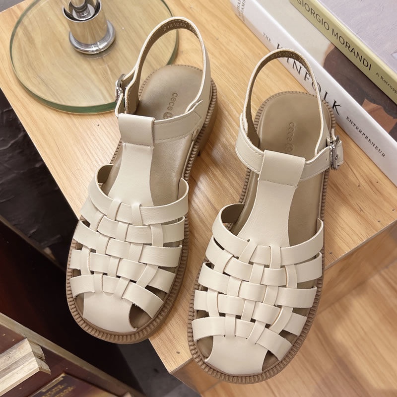 Giày Sandal Bít Mũi Đế Bằng Thiết Kế Đục Lỗ Chữ T Phong Cách Hàn Quốc Độc Đáo Thời Trang Cho Nữ