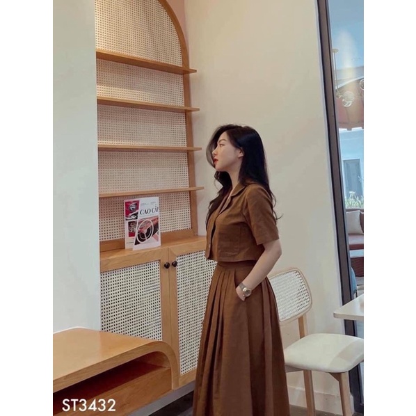Set nữ áo crop cổ vest mix chân váy dài màu nâu tây