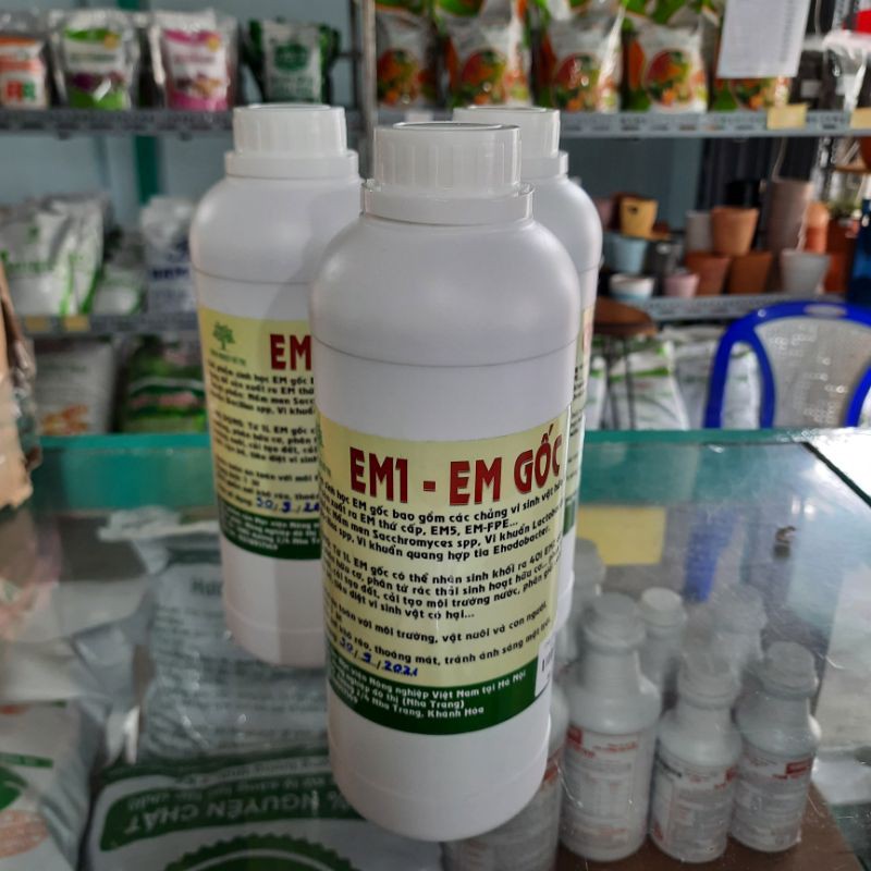 Chế phẩm sinh học EM gốc (men vi sinh EM1 ) chai 500ml và 1Lit