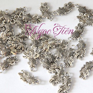 Charm treo hình cá bạc