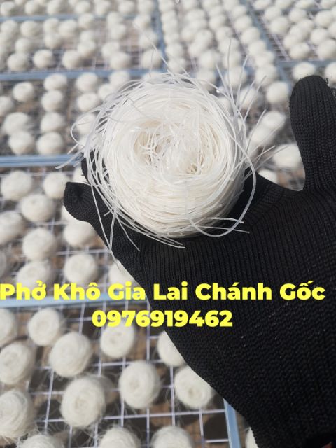 1 KG PHỞ KHÔ GIA LAI - CHÁNH GỐC - DẠNG CUỘN | BigBuy360 - bigbuy360.vn