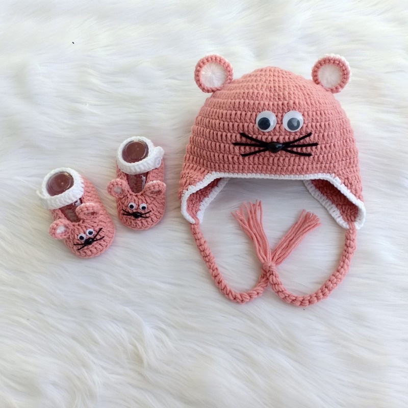 Mũ len đáng yêu kèm giày cho bé