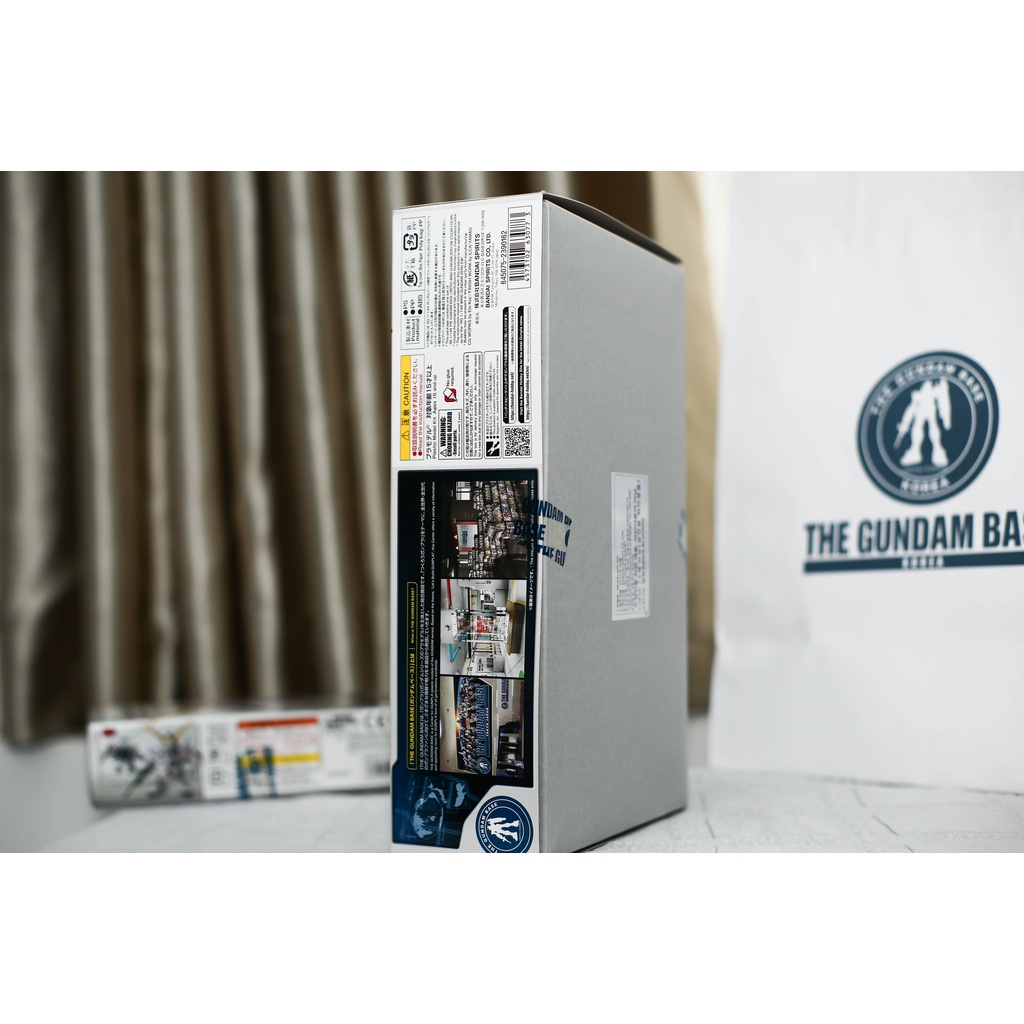 Mô hình gundam RG 1/144 GUNDAM BASE LIMITED WING GUNDAM ZERO EW