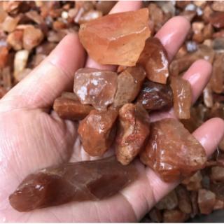 Đá Thạch Anh Tự Nhiên Màu Đỏ