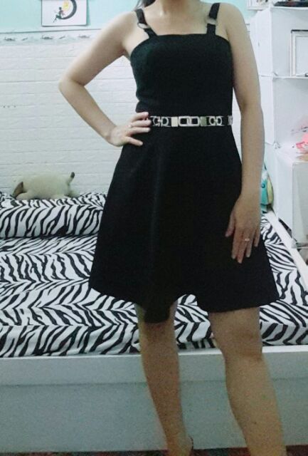Đầm size S-M thanh lý có mút ngực nhé. hàng shop ký gửi thanh lý, nguyên tag