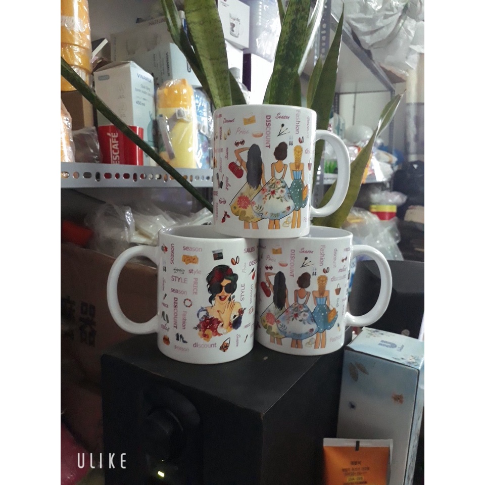 LY SỨ có quai họa tiết dễ thương