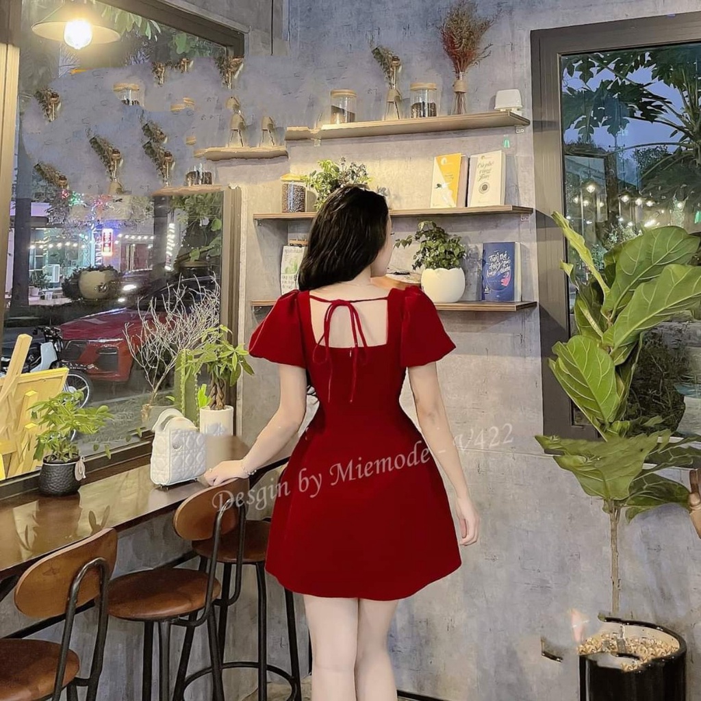 Váy đầm thiết kế Nhung cổ vuông tay bồng vạt lật trắng chân váy chữ A.
