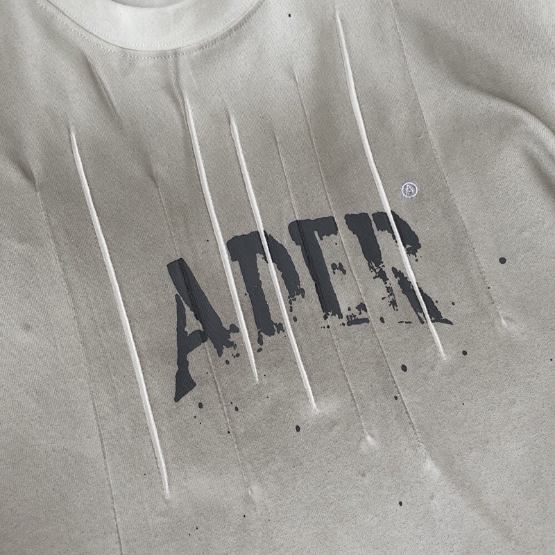 Áo thun Ader loang màu