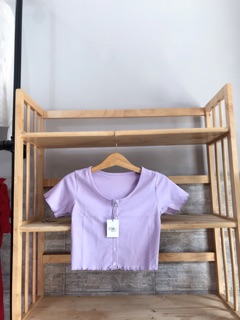 Áo croptop phối nút
