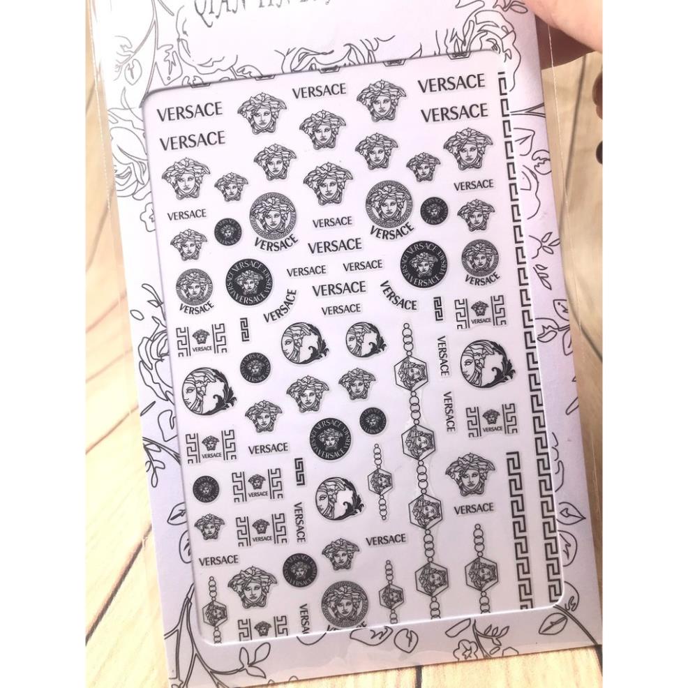 Hình dán móng tay Versacc đen