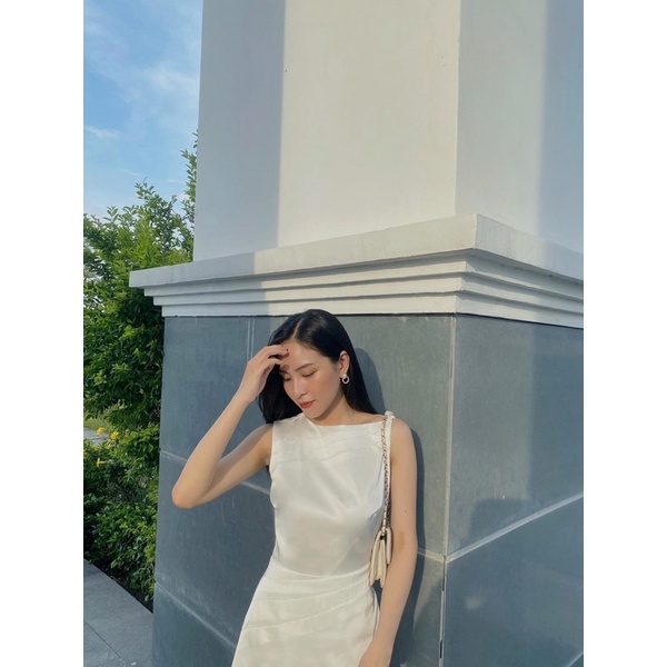 Đầm lụa trắng