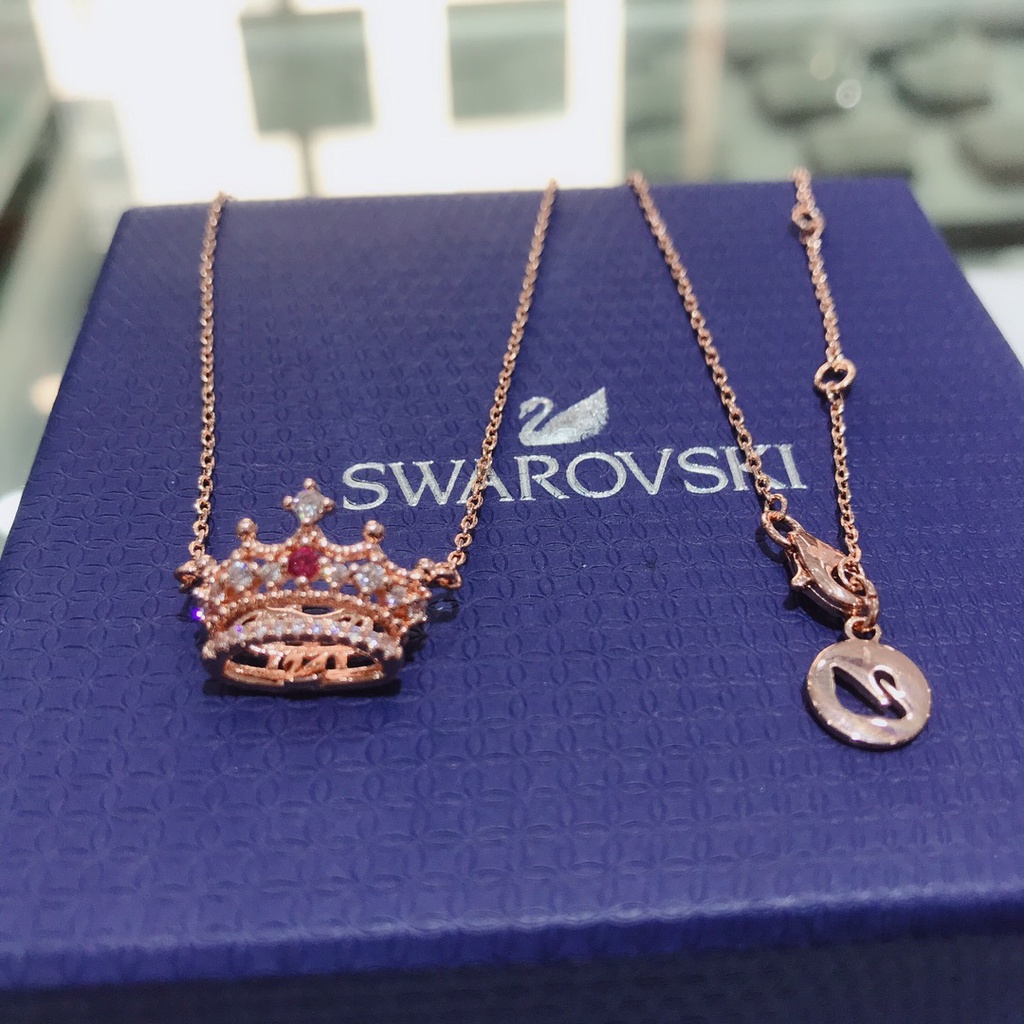Vòng cổ mặt hình vương miện/ logo Swarovski độc đáo thời trang