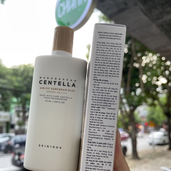 Kem chống nắng rau má Skin1004 Madagascar centella air fit plus 50ml (Mẫu mới)