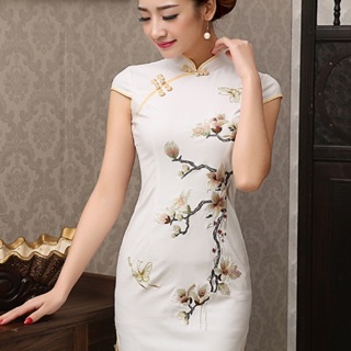 Sườn xám thêu hoa