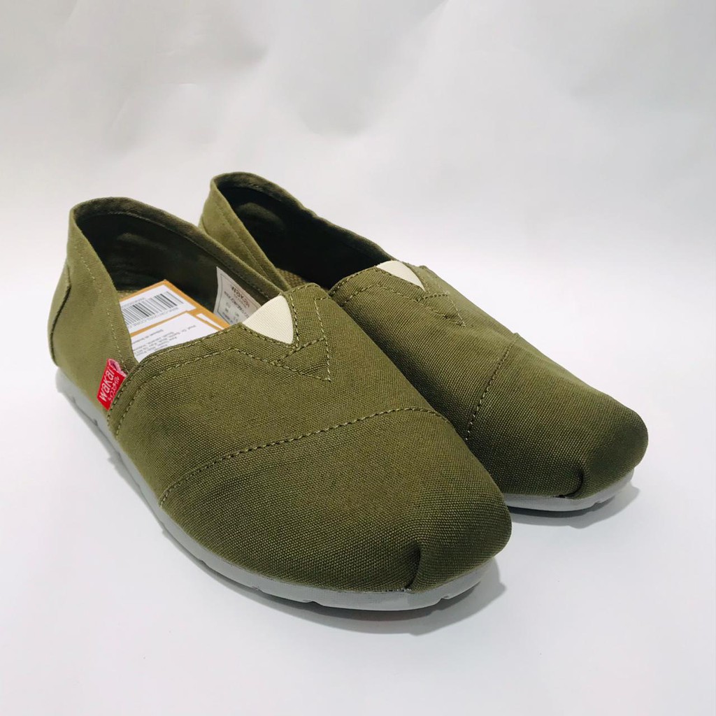 Giày Thời Trang Nữ Wakai Cw12002 Core Olive Trẻ Trung Năng Động