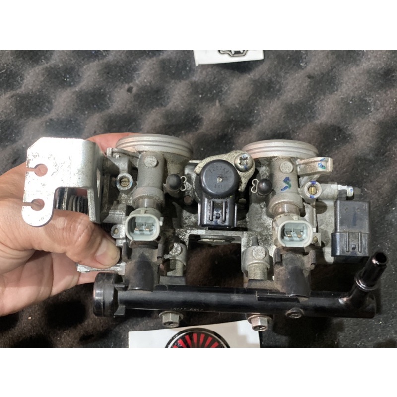Họng xăng đôi zin yamaha YZF R25