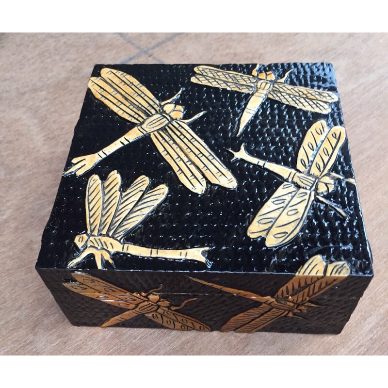 Hộp nữ trang bằng đá 12x12x5cm